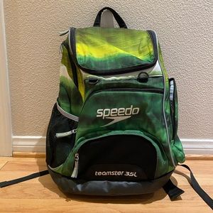 Green speedo sport bag